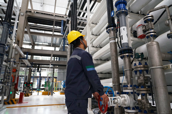 提質(zhì)增效保供應(yīng)——青海鹽湖產(chǎn)業(yè)基地生產(chǎn)一線見聞