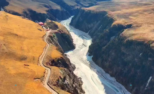 青海黃南：寧木特黃河大峽谷開河 春季旅游正式啟幕